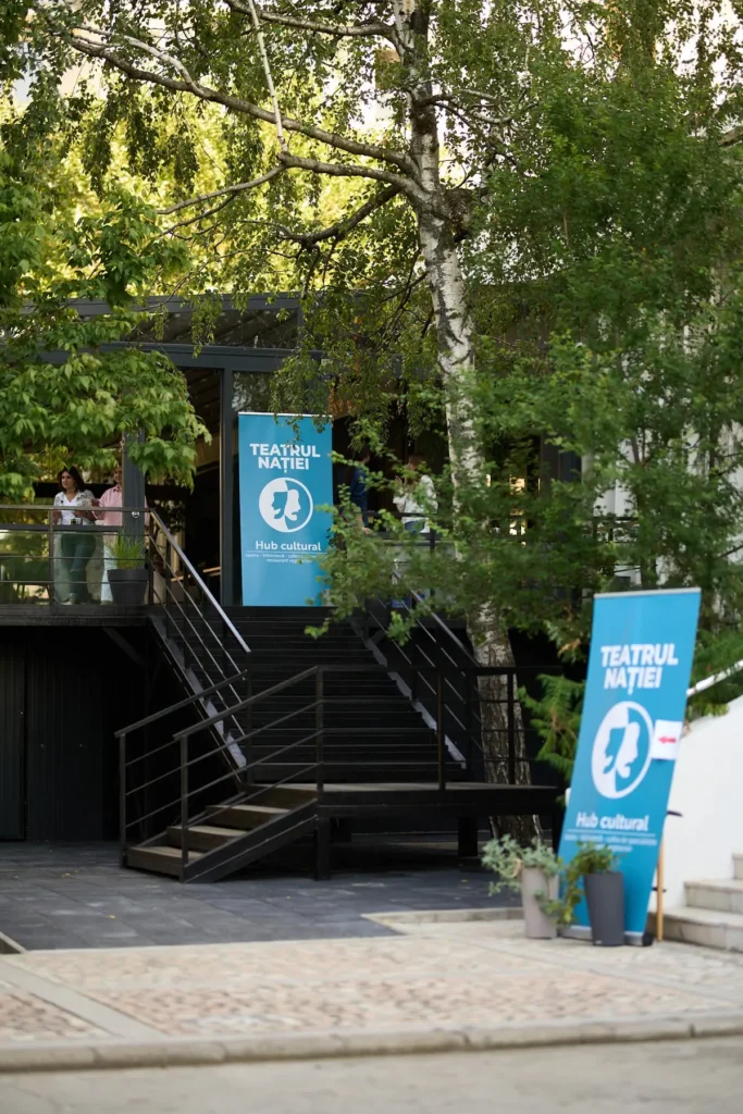 Teatrul Natiei rollup (1)